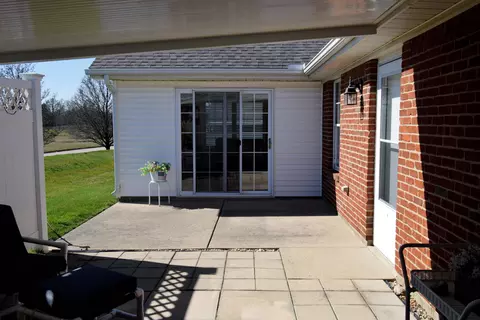Exterior - 1811 Saint Andrews Ct, Springfield, OH 45502 photo 4 of 5