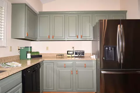 Kitchen - 1811 Saint Andrews Ct, Springfield, OH 45502 photo 4 of 4