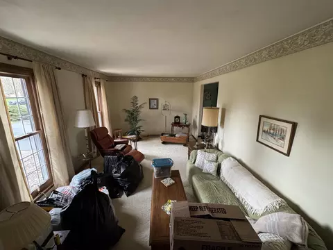 Living - 4607 S Plateau Dr, Springfield, OH 45502 photo 1 of 4