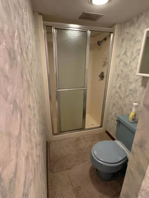 Bath - 4607 S Plateau Dr, Springfield, OH 45502 photo 3 of 4