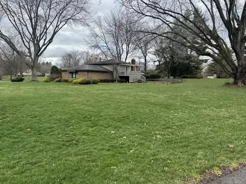 Exterior - 4607 S Plateau Dr, Springfield, OH 45502 photo 5 of 19
