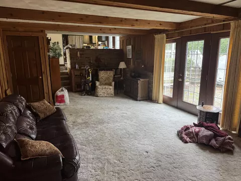 Living - 4607 S Plateau Dr, Springfield, OH 45502 photo 4 of 4