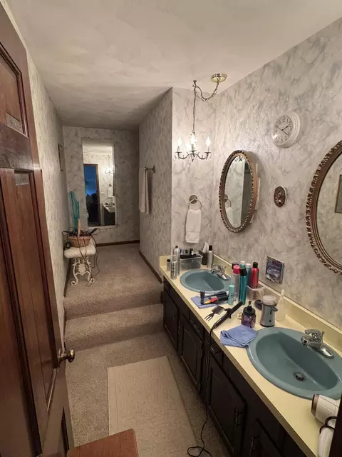 Bath - 4607 S Plateau Dr, Springfield, OH 45502 photo 2 of 4