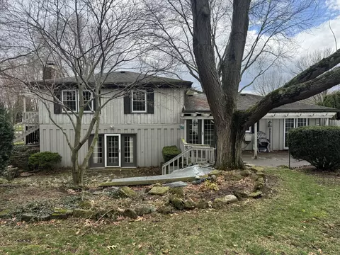 Exterior - 4607 S Plateau Dr, Springfield, OH 45502 photo 2 of 19