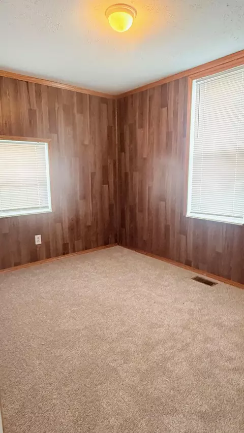 Bedroom - 1224 Beverly Ave, Springfield, OH 45504 photo 2 of 2