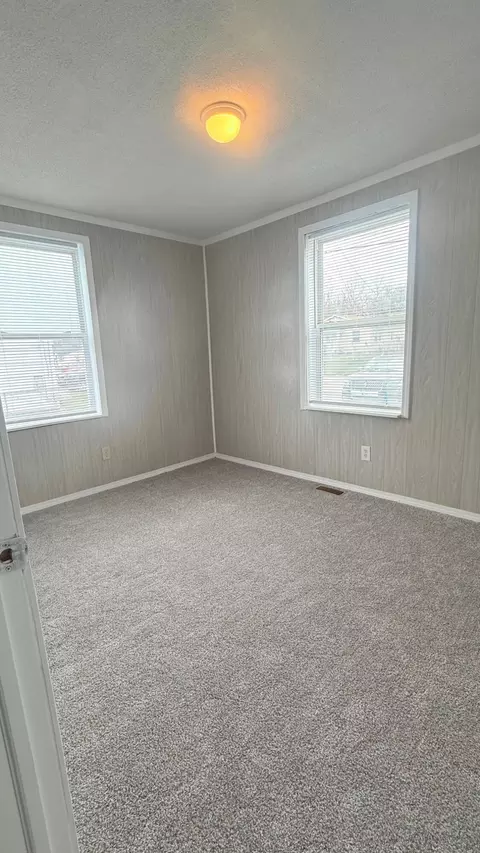 Bedroom - 1224 Beverly Ave, Springfield, OH 45504 photo 1 of 2