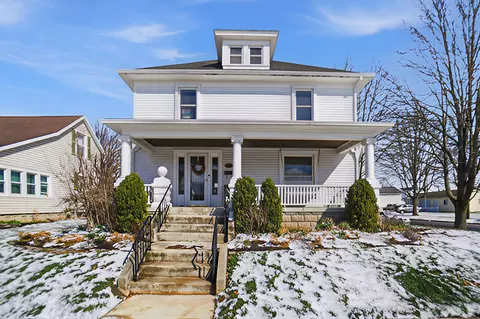 602 W Benton St, Wapakoneta, OH 45895