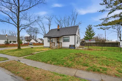 813 Cosler Dr, Dayton, OH 45403