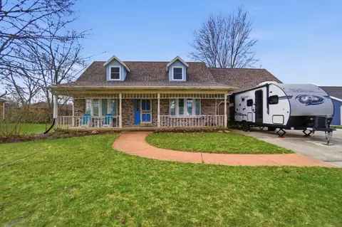 1103 Poppy Dr, Wapakoneta, OH 45895
