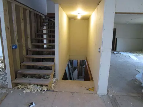 Entry Way - 4954 E County Line Rd, Springfield, OH 45502 photo 1 of 2