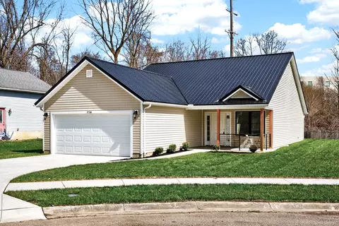 1718 Northpoint Ln, Springfield, OH 45503