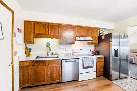Kitchen - 4890 W Brannan Dr, Springfield, OH 45502 photo 1 of 2