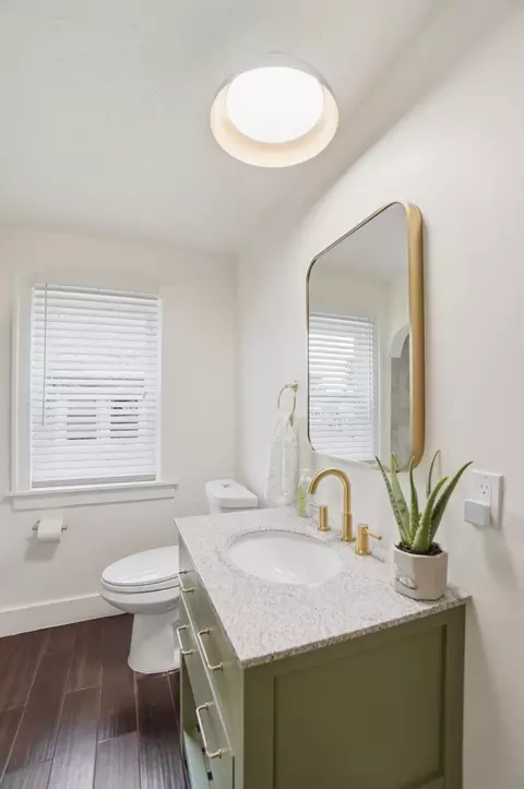 Bath - 1330 Garfield Ave, Springfield, OH 45504 photo 8 of 9