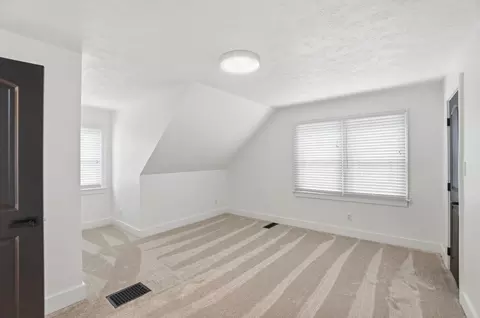 Bedroom - 1330 Garfield Ave, Springfield, OH 45504 photo 3 of 7