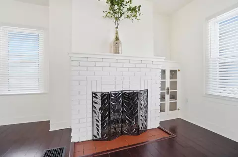 Living - 1330 Garfield Ave, Springfield, OH 45504 photo 3 of 8