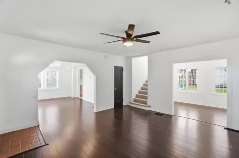 Living - 1330 Garfield Ave, Springfield, OH 45504 photo 6 of 8