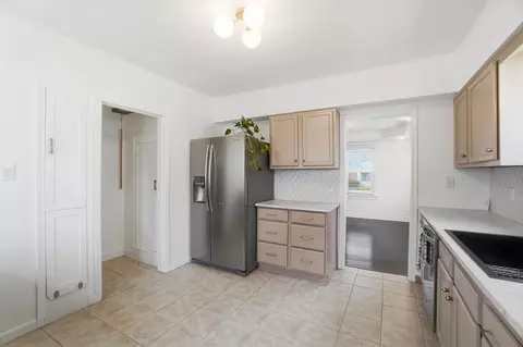 Kitchen - 1330 Garfield Ave, Springfield, OH 45504 photo 5 of 6