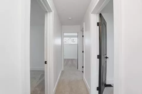 Entry Way - 1330 Garfield Ave, Springfield, OH 45504 photo 5 of 6
