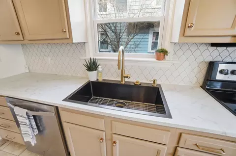 Kitchen - 1330 Garfield Ave, Springfield, OH 45504 photo 3 of 6