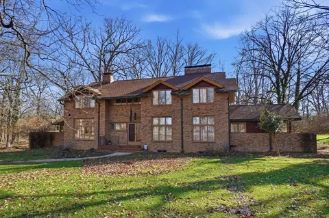 2438 Signal Hill Rd, Springfield, OH 45504