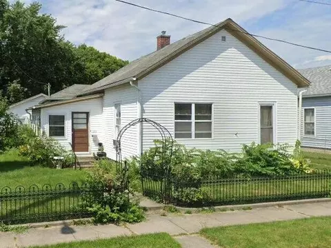 221 1st St, Piqua, OH 45356