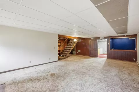 Living - 3831 Crescent Hill Rd, Springfield, OH 45502 photo 5 of 6