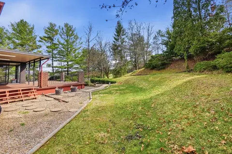 Exterior - 3831 Crescent Hill Rd, Springfield, OH 45502 photo 10 of 11