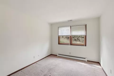 Bedroom - 3831 Crescent Hill Rd, Springfield, OH 45502 photo 5 of 6