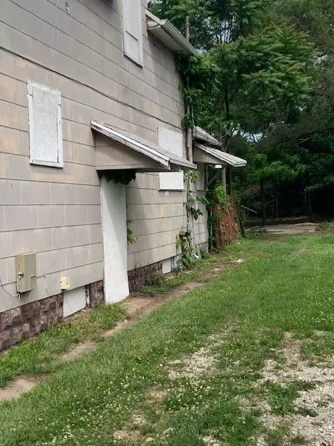 Exterior - 360 S Greenmount Ave, Springfield, OH 45505 photo 3 of 5