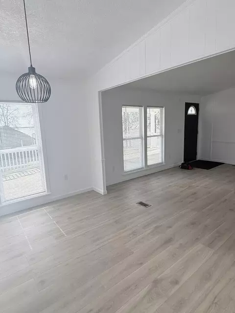 Living - 113 Beech Ave, Celina, OH 45822 photo 1 of 4