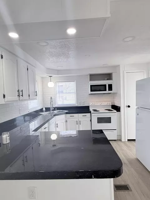 Kitchen - 113 Beech Ave, Celina, OH 45822 photo 2 of 2