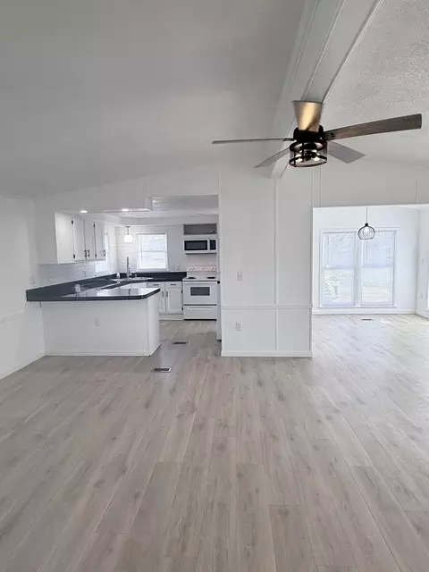 Living - 113 Beech Ave, Celina, OH 45822 photo 4 of 4