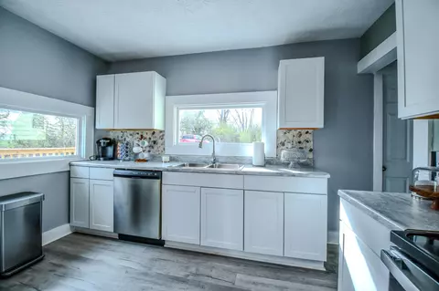 Kitchen - 631 Kramer Rd, Springfield, OH 45505 photo 4 of 5