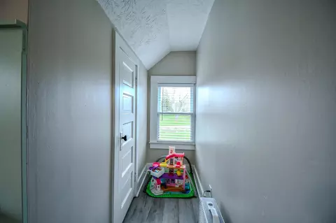 Entry Way - 631 Kramer Rd, Springfield, OH 45505 photo 6 of 6