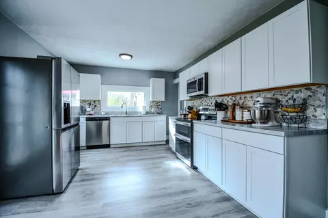 Kitchen - 631 Kramer Rd, Springfield, OH 45505 photo 2 of 5