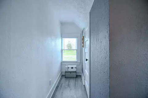 Entry Way - 631 Kramer Rd, Springfield, OH 45505 photo 5 of 6