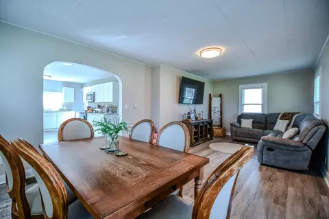 Dining - 631 Kramer Rd, Springfield, OH 45505 photo 1 of 2