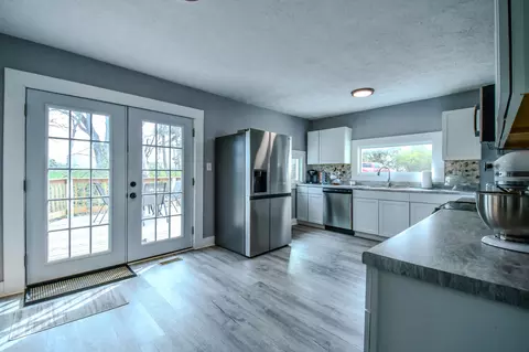 Kitchen - 631 Kramer Rd, Springfield, OH 45505 photo 1 of 5