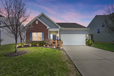 1215 Driftwood Dr, Fairborn, OH 45324