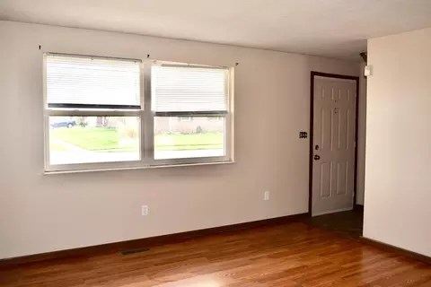 Living - 1644 Delmar Dr, Springfield, OH 45503 photo 1 of 2