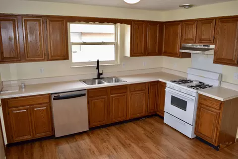 Kitchen - 1644 Delmar Dr, Springfield, OH 45503 photo 1 of 3