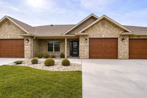 1155 Waterloo St, Troy, OH 45373