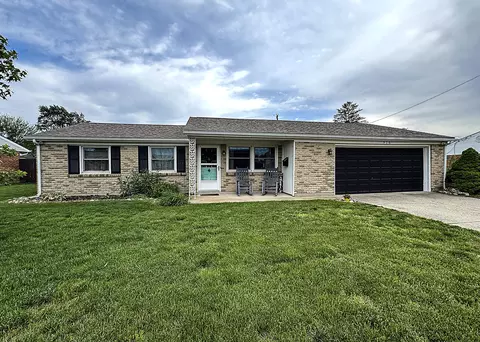 916 Mystic Ln, Troy, OH 45373