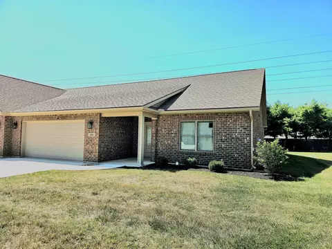 120 Pipers Pine Dr, Pleasant Hill, OH 45359