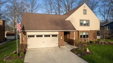 813 Magnolia St, Saint Marys, OH 45885