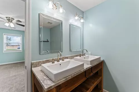 Bath - 4716 Old Clifton Rd, Springfield, OH 45502 photo 3 of 5