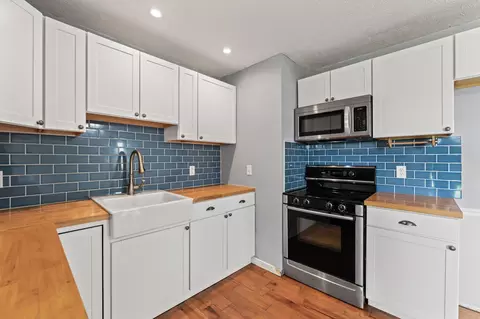 Kitchen - 4716 Old Clifton Rd, Springfield, OH 45502 photo 2 of 3