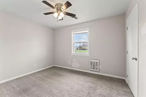 Bedroom - 4716 Old Clifton Rd, Springfield, OH 45502 photo 3 of 7