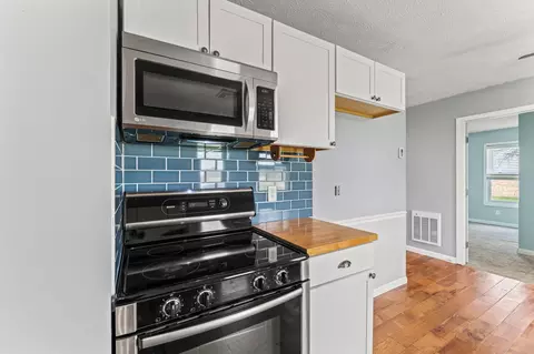 Kitchen - 4716 Old Clifton Rd, Springfield, OH 45502 photo 3 of 3