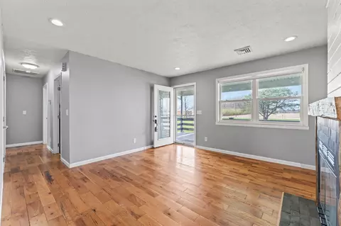 Living - 4716 Old Clifton Rd, Springfield, OH 45502 photo 3 of 3